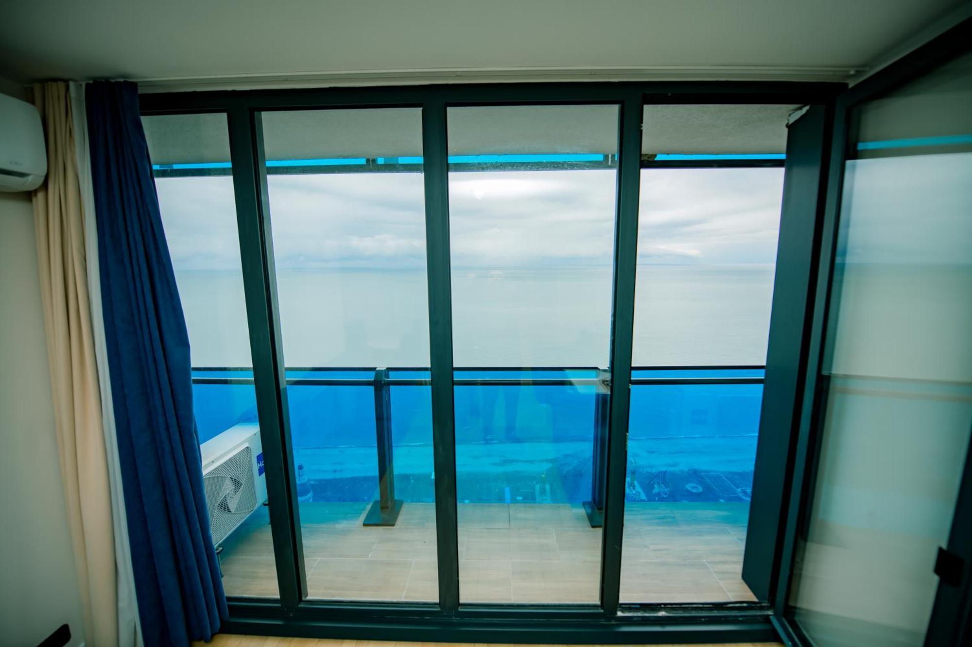 Sea View Apartments In Orbi City Batumi Exteriör bild
