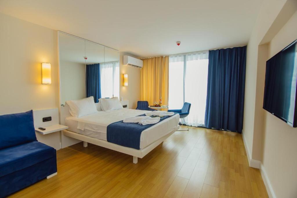 Sea View Apartments In Orbi City Batumi Exteriör bild